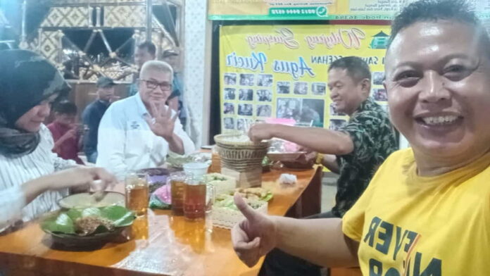 Makan Gratis di RM Agus Kucir