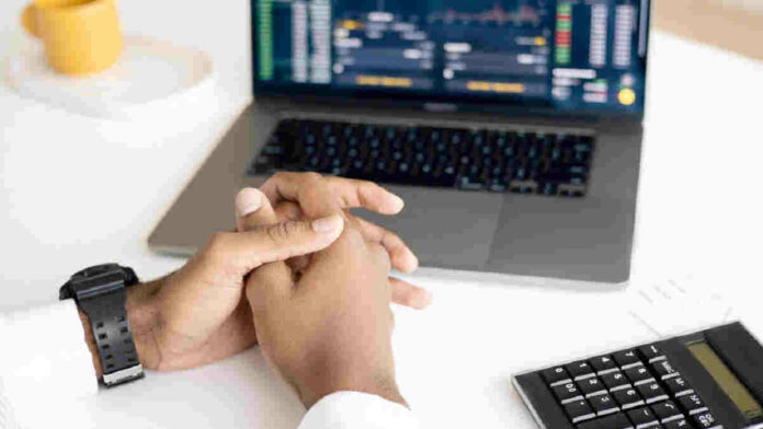 Saham GDST Merosot Tajam, Capai Zona Merah