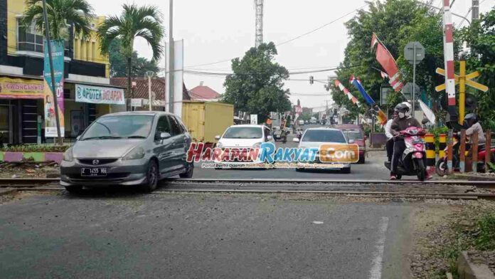 Sejumlah Pengendara Keluhkan Perlintasan Rel KA Gayam Ciamis