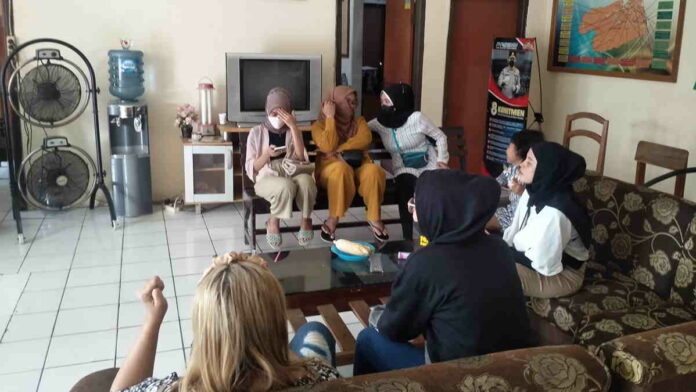 Tertipu Arisan Bodong, Puluhan Mama Muda di Banjarsari Ciamis Lapor Polisi