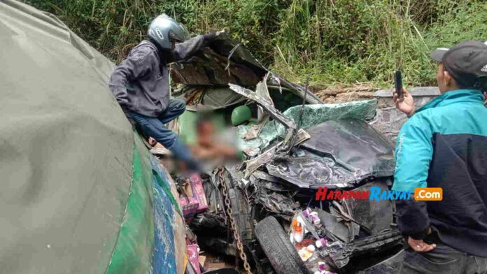 Truk Pengangkut Air