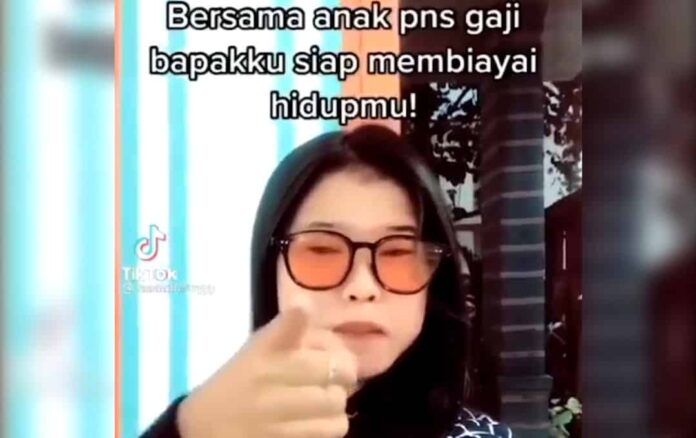 Video Viral Wanita