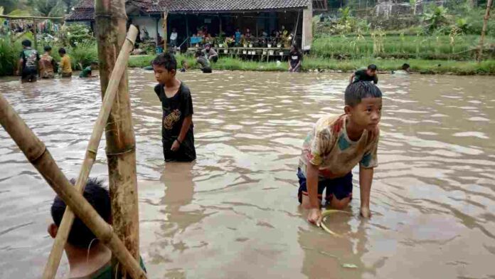 Warga Ciakar Ngagubyag