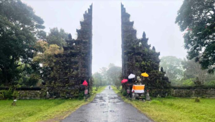 Objek Wisata Bali Handara Gate Buleleng 