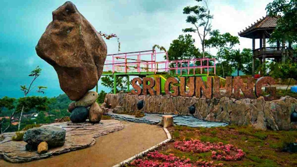 Objek Wisata Bukit Sri Gunung Batang Jawa Tengah