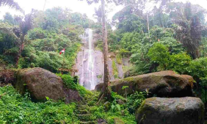 Objek Wisata Curug Cinoyong Pandeglang Banten