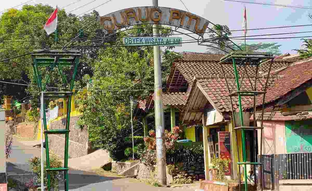 Objek Wisata Curug Pitu Banjarnegara Jawa Tengah