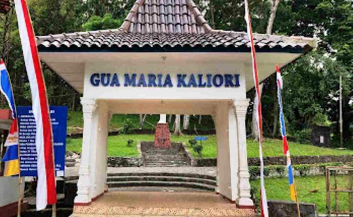 Objek Wisata Gua Maria Kaliori Banyumas Jawa Tengah