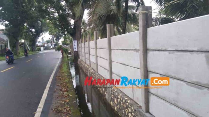 Bangunan pagar pembatas