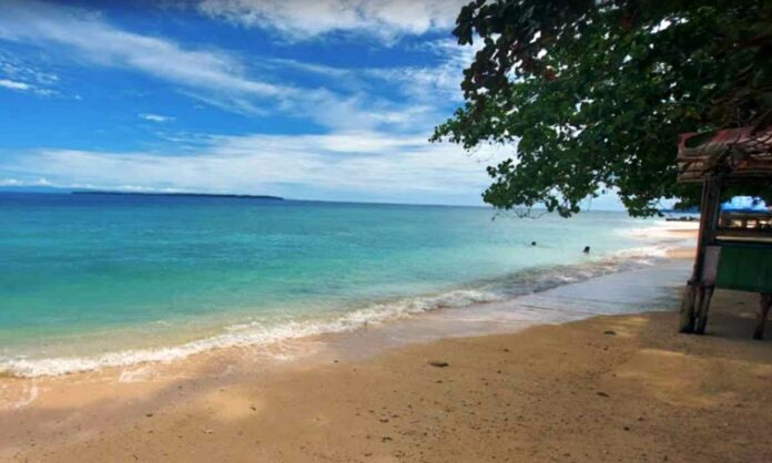 Objek Wisata Pantai Bosnik Biak Numfor Papua