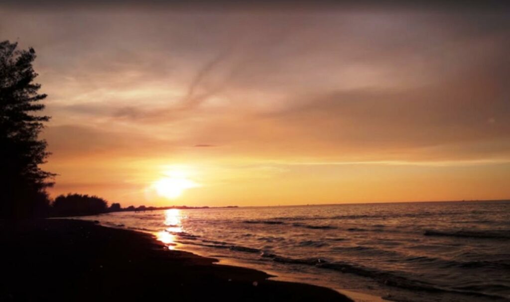 Objek Wisata Pantai Cemoro Sewu Batang Jawa Tengah