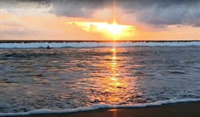 Objek Wisata Pantai Kuta Badung Bali 