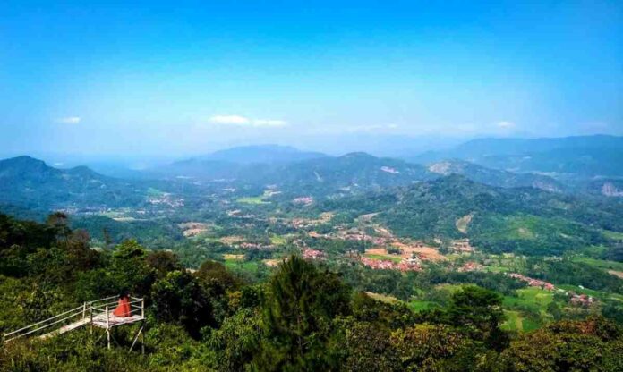 Objek Wisata Paralayang Paragliding Warujimun Citangtu Kuningan Jawa Barat