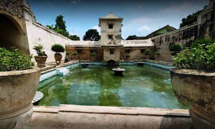 Objek Wisata Taman Sari Yogyakarta
