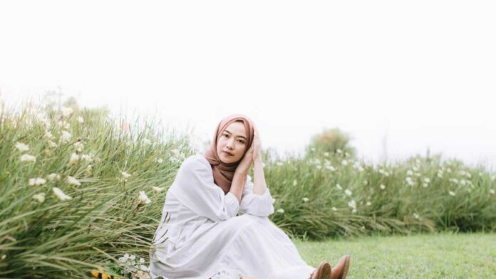 Model Gamis untuk Bahu Lebar, Saatnya Tampil Percaya Diri!