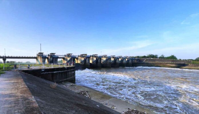 Objek Wisata Bendungan Gerak Bojonegoro Jawa Timur