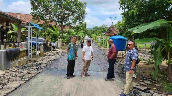 Komisi C DPRD Ciamis Tinjau Lokasi Aspal Mengelupas di Banjaranyar