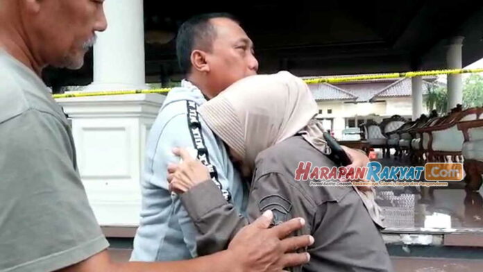 Datang ke Lokasi Kebakaran Pendopo Wali Kota Banjar, Ade Uu Menangis