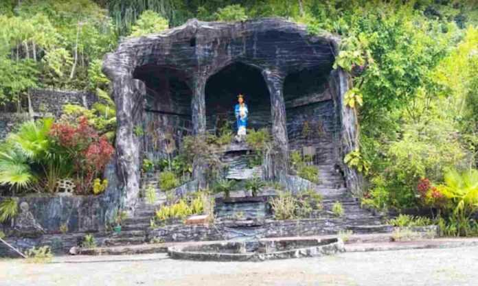 Objek Wisata Gua Maria Sandurun Sanggaria Yaner Fowor Keerom Papua