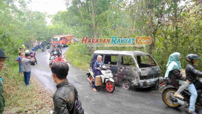 Mobil Terbakar di Jalan Cigugur Pangandaran