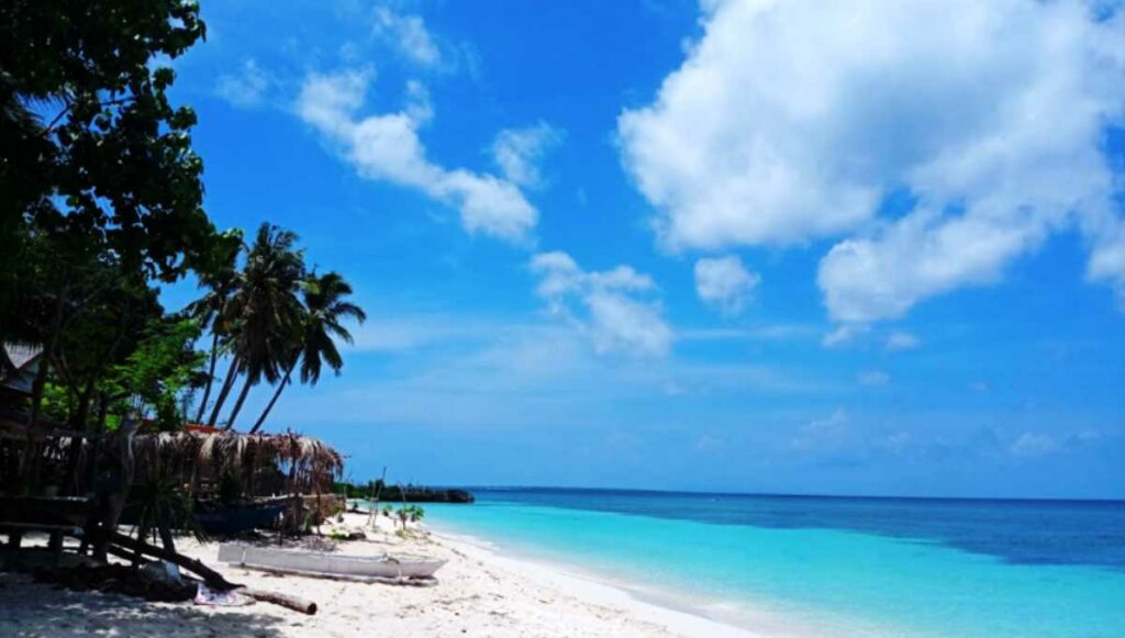 Objek Wisata Pantai Lemo-Lemo Bulukumba Sulawesi Selatan