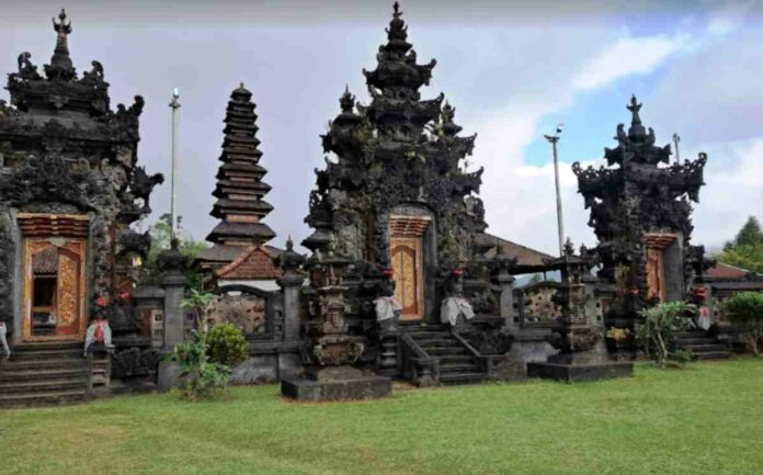 Objek Wisata Pura Ulun Danu Bulian Buleleng Bali