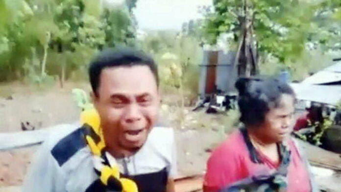 Satpol PP Robohkan Rumah di NTT, Warga Menangis Minta Tolong ke Presiden