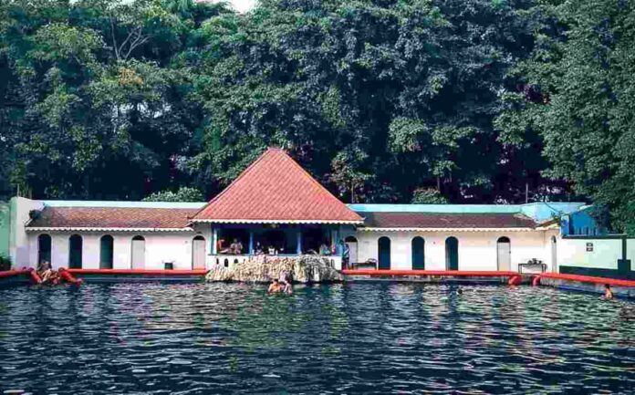 Objek Wisata Umbul Tirtomarto Pengging Boyolali Jawa Tengah