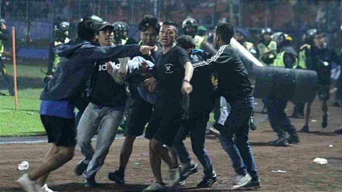 Kerusuhan Stadion Kanjuruhan Malang