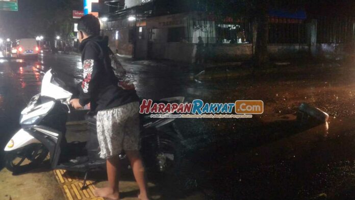 Akibat Jalan Rusak, 3 Pengendara Motor Terjatuh di Kota Banjar