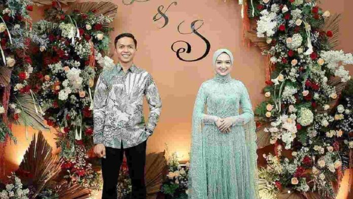 Baju Lamaran Muslimah Sederhana Pilih Dress atau Kebaya