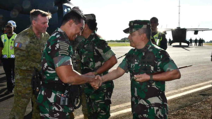 Bersama Panglima TNI, Pangdam I Bukit Barisan Tinjau Latihan Serbuan Pendaratan Amfibi