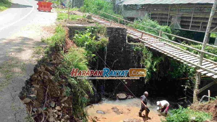 Jembatan Cidahu Cipaku Ciamis Diperbaiki, Mobil Lewat Jalan Alternatif