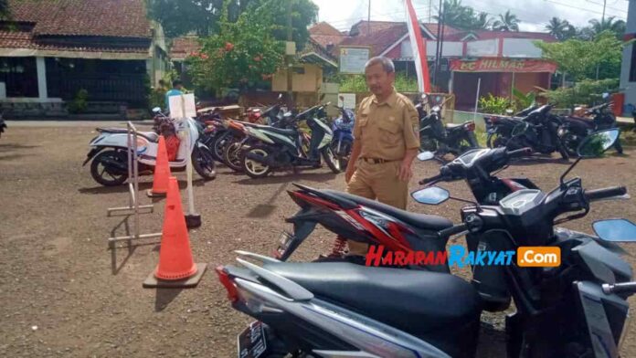 Pungutan uang parkir