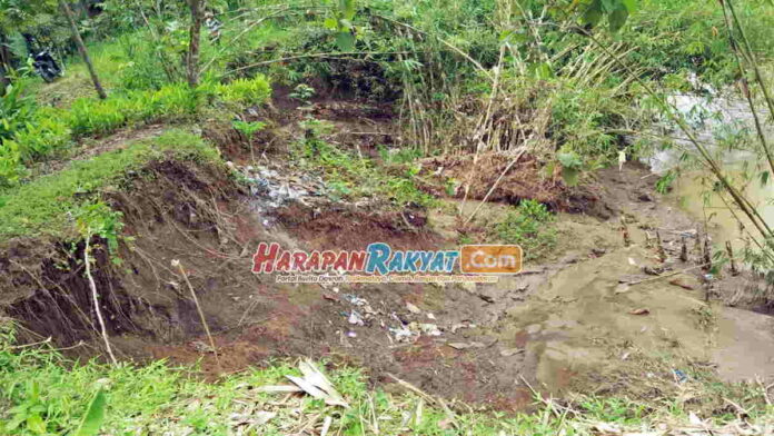 Abrasi Sungai Ciseel Ancam TPU di Kertahayu Ciamis