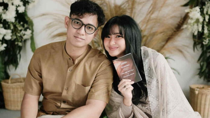 Adinda Azani Hamil, Sempat Tutupi Kabar Bahagia