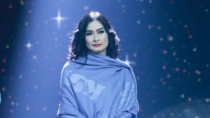 Artis Iis Dahlia Beri Komentar Ulah Pinkan Mambo