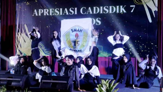Guru dan Siswa Kreatif