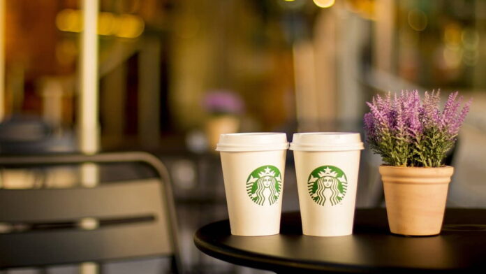 Cara minum kopi Starbucks tanpa sedotan