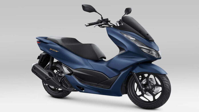 Honda PCX 160 Royal Matte Blue Terlihat Semakin Mewah