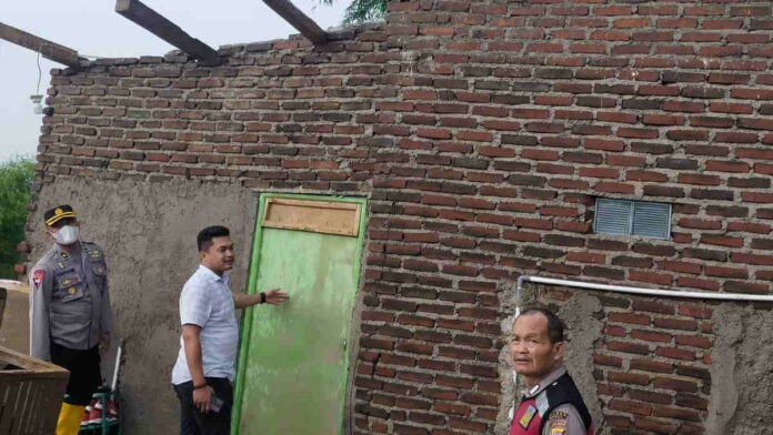 Lagi, Angin Puting Beliung Rusak Belasan Rumah di Garut