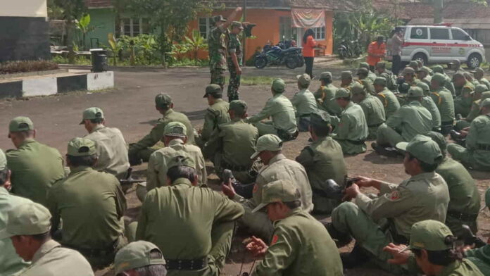 Linmas di Tasikmalaya