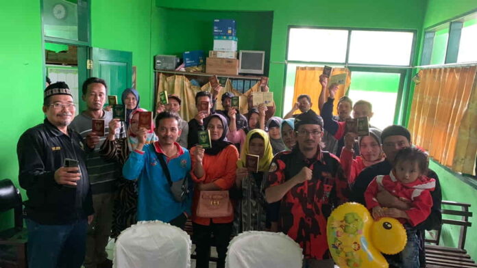 Pasutri yang ikut sidang isbat dapat buku nikah