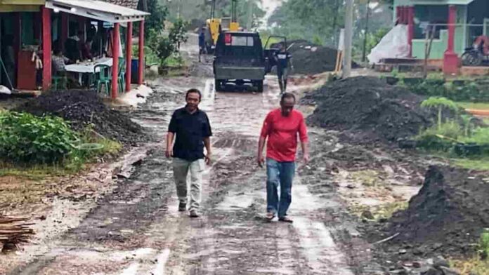 Warga Desa Kalijaya