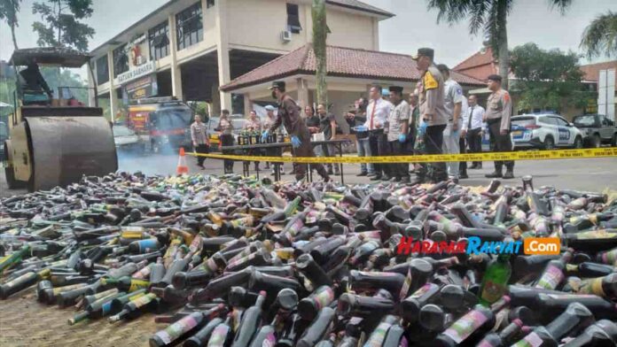 Ribuan Botol Miras