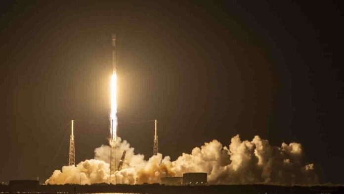 SpaceX Luncurkan Starlink Gen2, Bawa 54 Satelit Generasi Baru