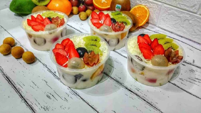Strategi Pemasaran Salad Buah Menggunakan Media Online