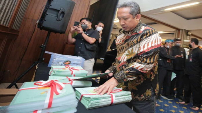 Walikota Bandung Yana Mulyana