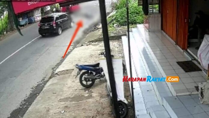 minibus tabrak pemotor