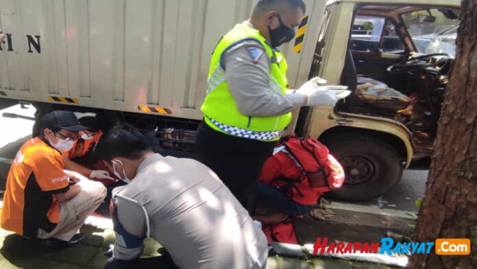 polisi olah TKP laka lantas Bandung